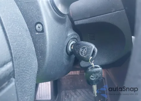 2015 Toyota Corolla Le Plus z USA, uszkodzony, nr VIN 2T1BURHE3FC412414